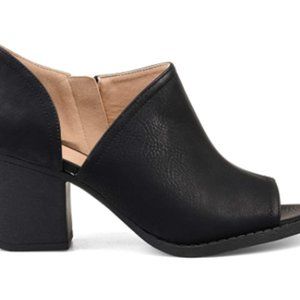 Brinkley Co. Hartly Black Heel 8.5M